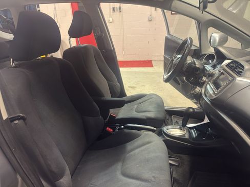 Used 2010 Honda Fit Sport image 21
