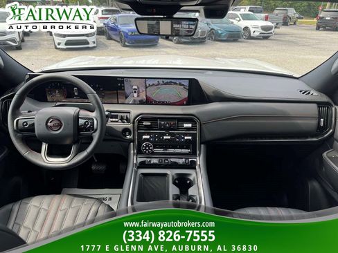 Used 2025 Nissan Armada PRO-4X w/ Pro-4X Premium Package AWD/4WD image 14