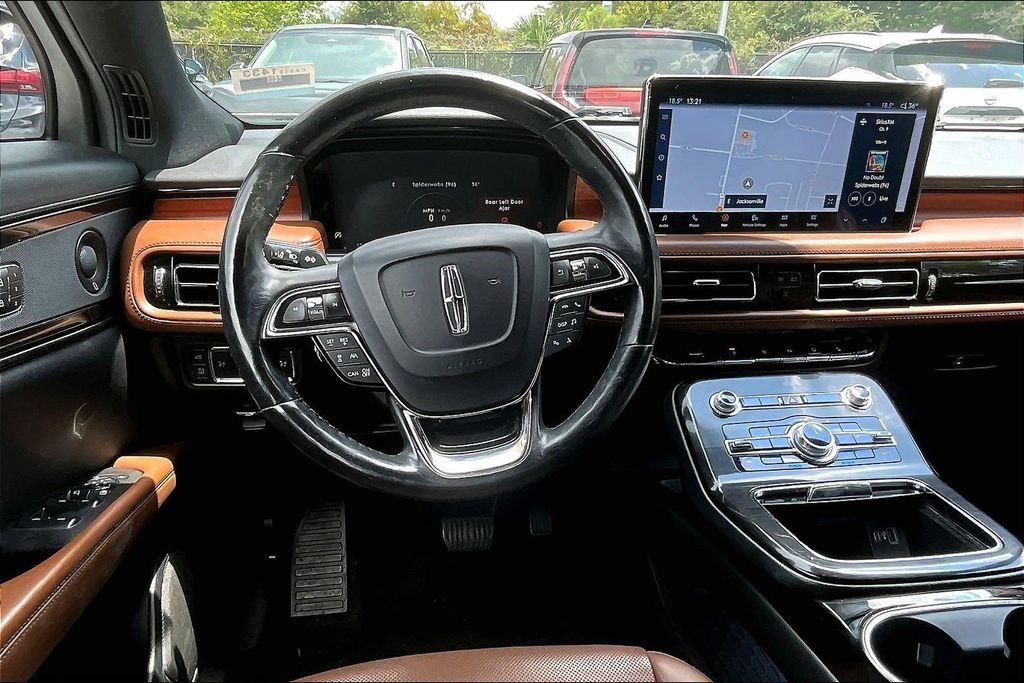 Used 2022 Lincoln Nautilus Reserve w/ Equipment Group 201A AWD/4WD image 8