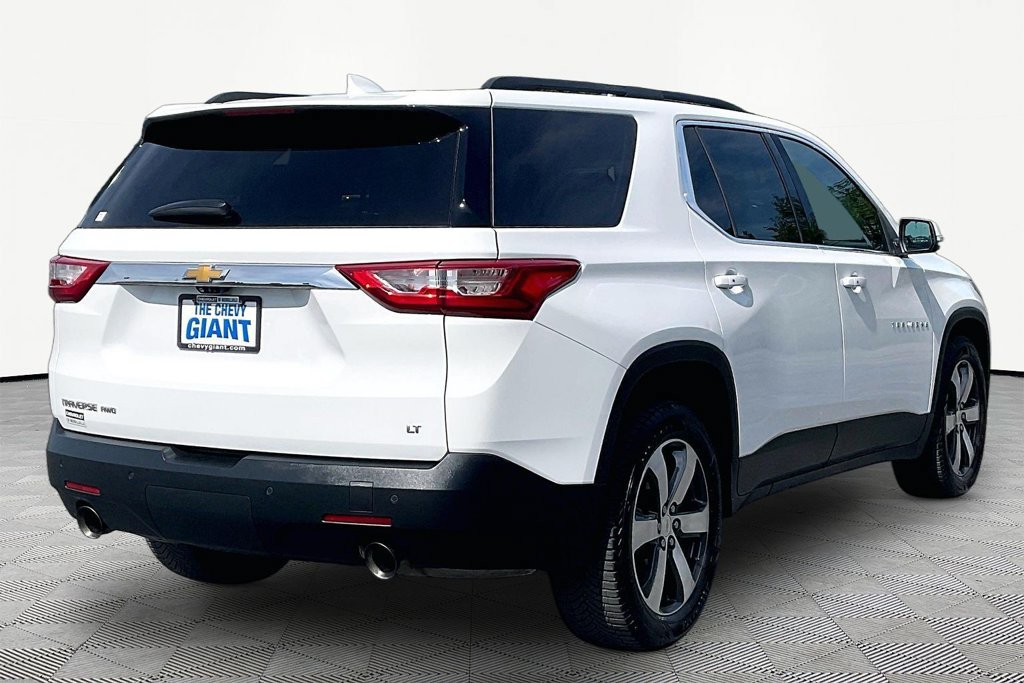 Used 2021 Chevrolet Traverse LT w/ LT Premium Package AWD/4WD image 6