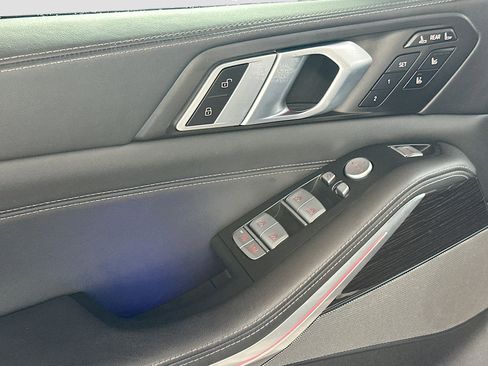 Certified 2025 BMW X7 M60i AWD/4WD image 18