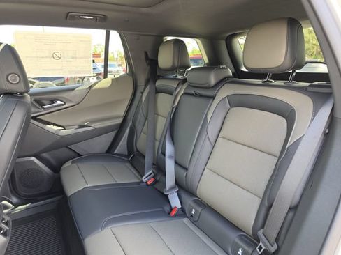 New 2027 Chevrolet Equinox LT w/ Convenience Package II FWD image 18