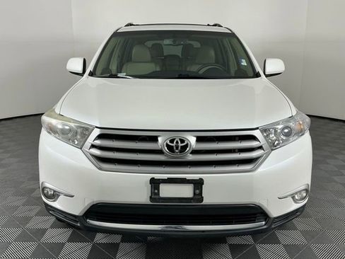 Used 2013 Toyota Highlander SE FWD image 3