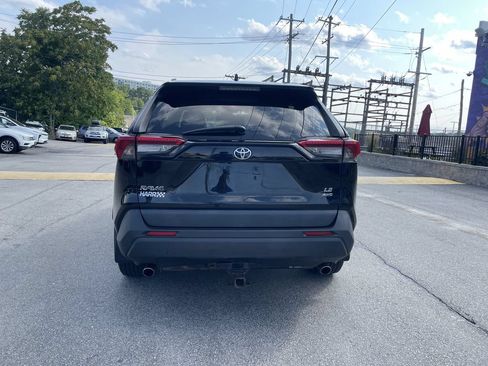 Used 2019 Toyota RAV4 LE w/ All Weather Liner Package AWD/4WD image 4