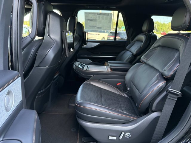 New 2027 Lincoln Navigator Black Label AWD/4WD image 16