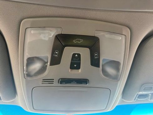 Used 2017 Toyota Sienna XLE w/ XLE Navigation Package AWD/4WD image 27
