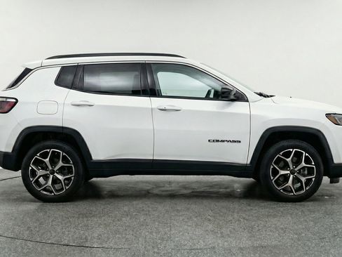 Used 2025 Jeep Compass Limited AWD/4WD image 11