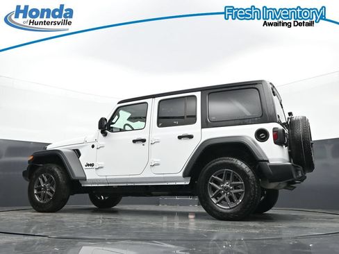 Used 2025 Jeep Wrangler Unlimited Sport AWD/4WD image 30