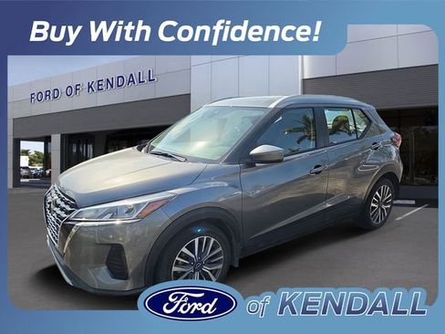 Used 2023 Nissan Kicks SV image 1