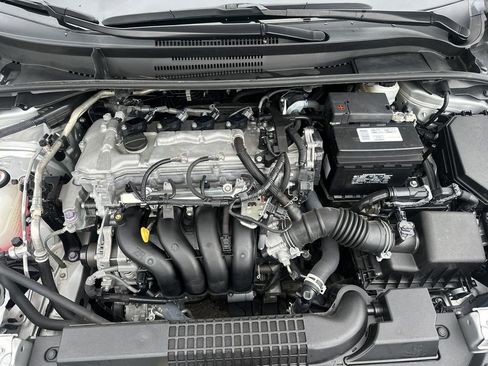 Used 2022 Toyota Corolla LE image 40