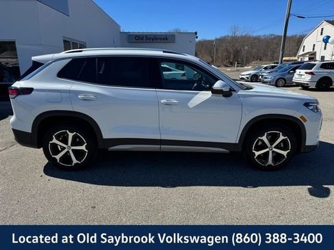 Used 2025 Volkswagen Tiguan SE AWD/4WD image 4