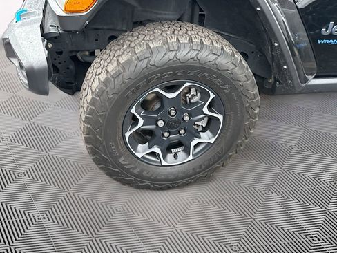 Used 2022 Jeep Wrangler Unlimited Rubicon 4xe w/ Cold Weather Group image 33