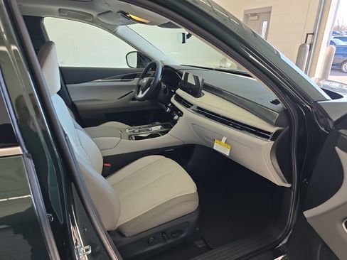 New 2026 INFINITI QX60 Luxe w/ Cargo Package image 9