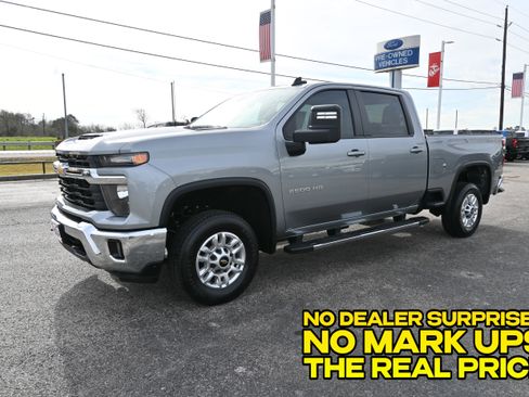 Used 2025 Chevrolet Silverado 2500 LT w/ Convenience Package AWD/4WD image 7