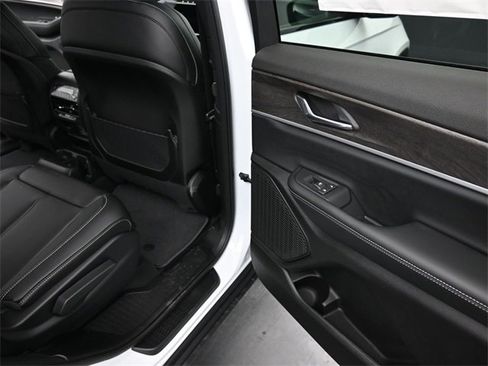 New 2025 Jeep Grand Cherokee L Limited w/ Black Appearance Package image 21