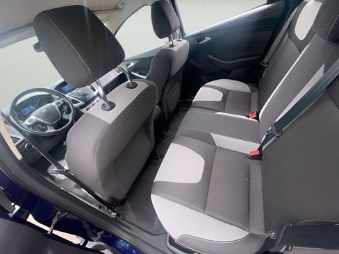 Used 2012 Ford Focus SE FWD image 25