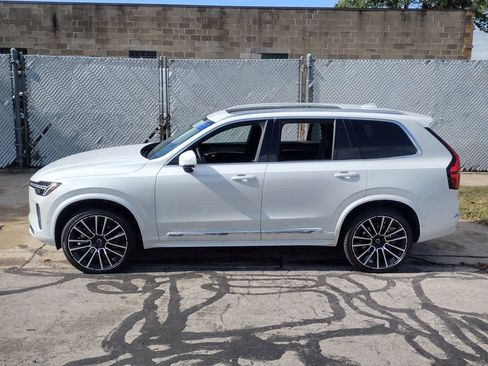 New 2026 Volvo XC90 B6 Plus image 7