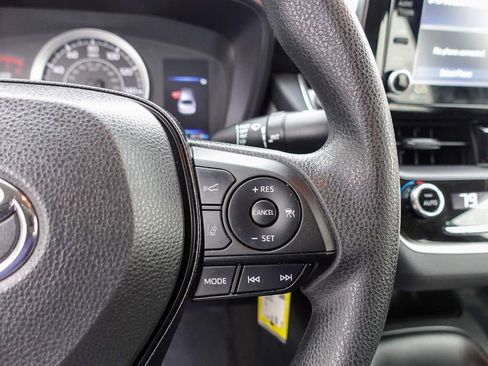 Used 2022 Toyota Corolla LE image 17