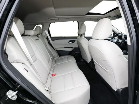 Used 2023 Nissan Rogue SL w/ SL Premium Package image 23