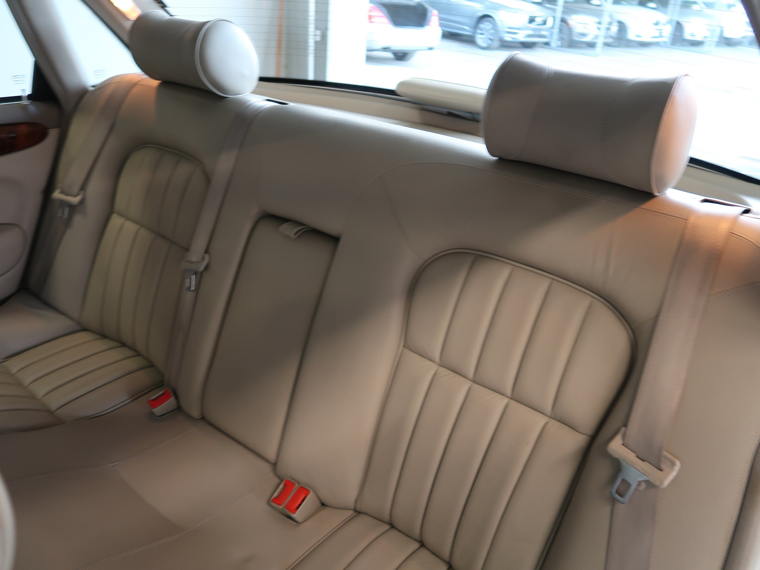Used 1999 Jaguar XJ8 RWD image 32