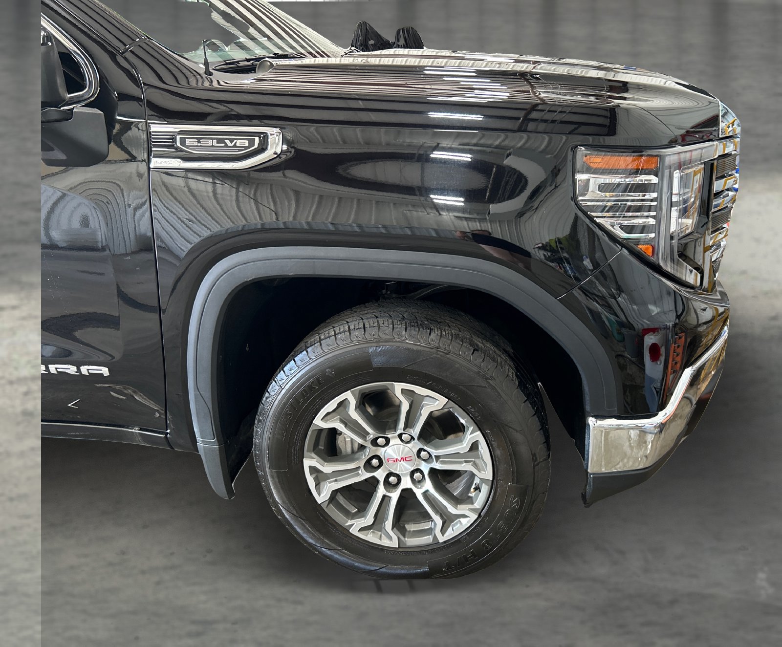Used 2025 GMC Sierra 1500 SLT AWD/4WD image 21