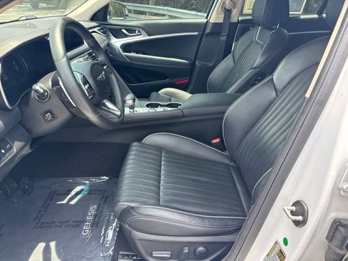 Used 2022 Genesis G70 2.0T w/ Prestige Package RWD image 8