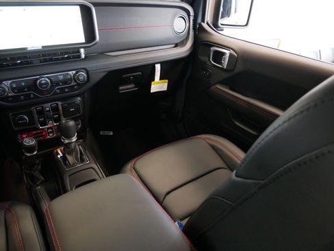 New 2026 Jeep Wrangler Unlimited Rubicon 392 w/ Quick Order Package 27X Moab AWD/4WD image 11