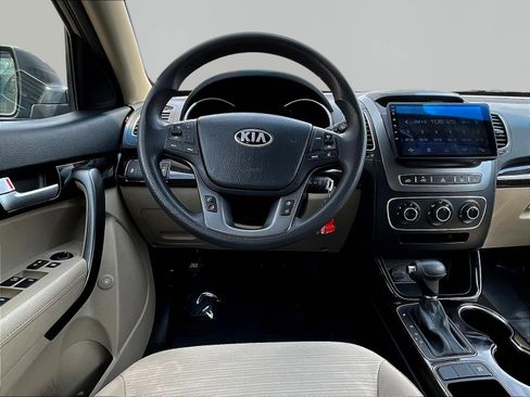 Used 2015 Kia Sorento LX FWD image 8