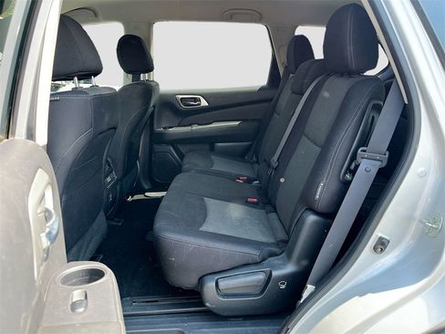Used 2018 Nissan Pathfinder SV image 22
