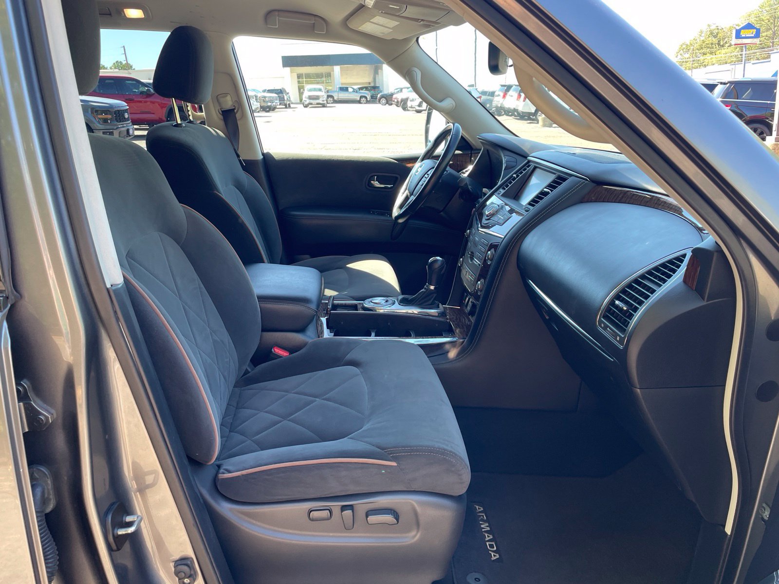 Used 2019 Nissan Armada SV w/ Driver Package RWD image 39