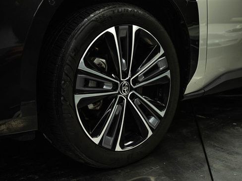 Used 2024 Toyota bZ4X AWD image 3