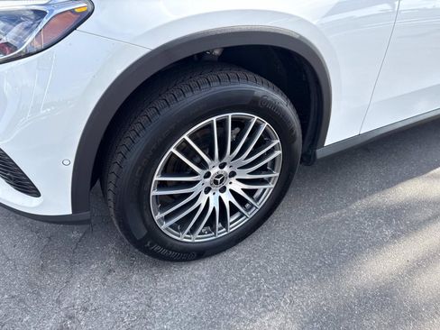 Used 2025 Mercedes-Benz GLC 300 image 9