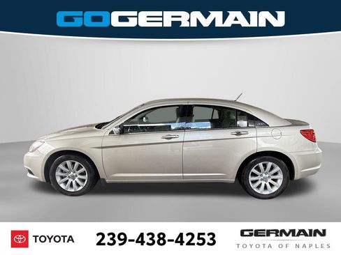 Used 2014 Chrysler 200 Limited FWD image 3