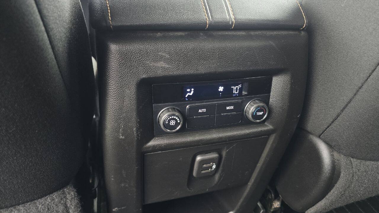 Used 2019 Chevrolet Traverse LT w/ LPO, Blackout Package AWD/4WD image 19