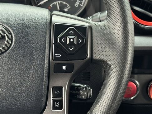 Used 2020 Toyota Tacoma TRD Sport w/ Technology Package image 15