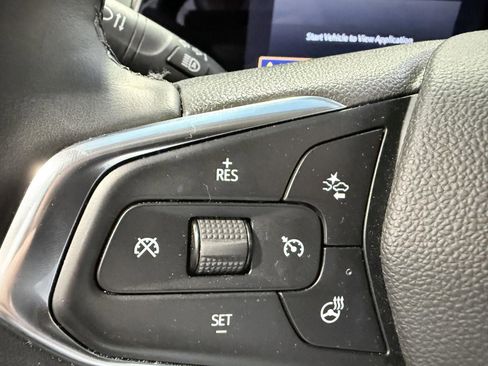 Used 2025 Chevrolet Trax LT w/ LT Convenience Package image 27