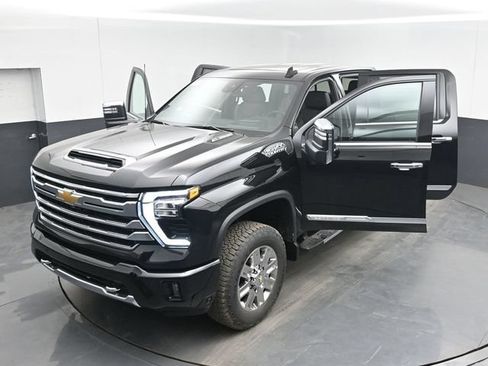 Used 2026 Chevrolet Silverado 2500 High Country w/ Technology Package AWD/4WD image 55