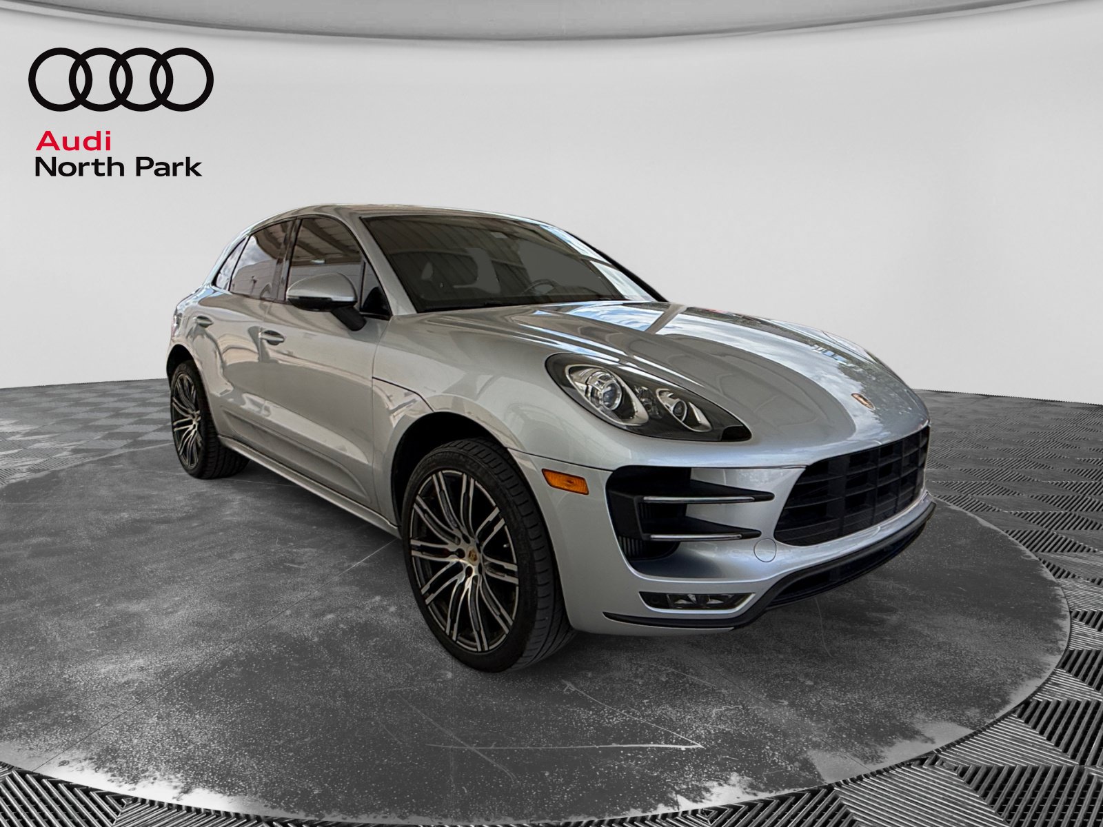 Used 2015 Porsche Macan Turbo AWD/4WD image 7
