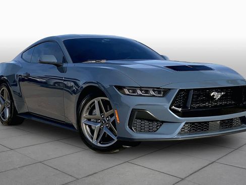 Used 2025 Ford Mustang GT image 3