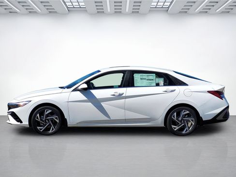 New 2026 Hyundai Elantra Limited FWD image 7