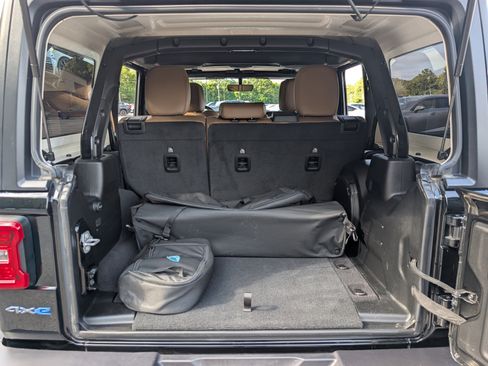 Used 2023 Jeep Wrangler Unlimited Rubicon 4xe AWD/4WD image 18