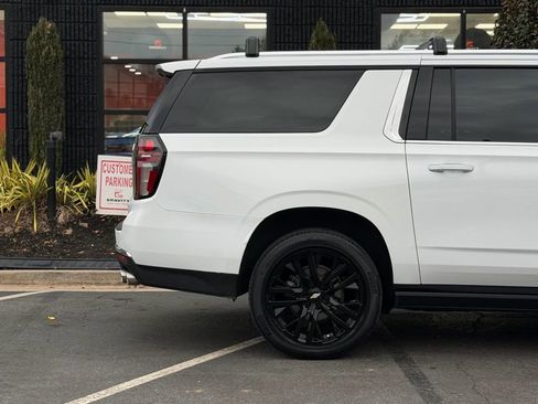 Used 2021 Chevrolet Suburban High Country w/ Premium Package image 22