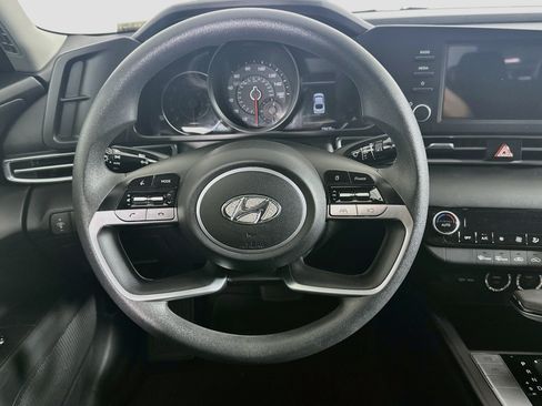 Used 2023 Hyundai Elantra SEL FWD image 18
