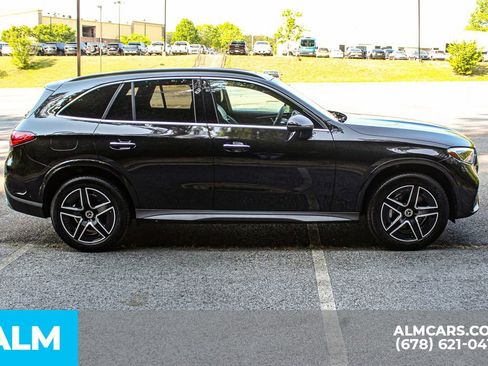 Used 2025 Mercedes-Benz GLC 300 4MATIC w/ AMG Line image 9