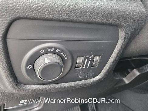 New 2025 Jeep Grand Cherokee L Altitude image 26