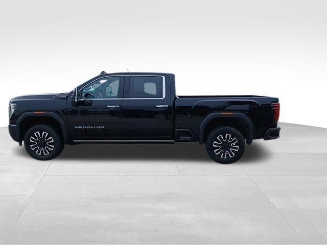 Used 2024 GMC Sierra 2500 Denali Ultimate AWD/4WD image 2