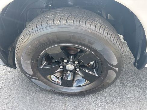 Used 2023 RAM 1500 Classic SLT w/ Trailer & Traction Group AWD/4WD image 9