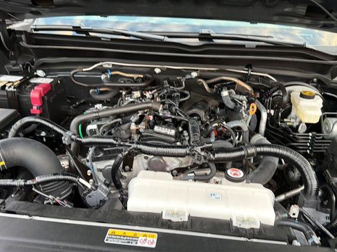 Certified 2025 Toyota Tacoma SR5 AWD/4WD image 33
