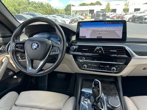 Used 2021 BMW 530i w/ Premium Package RWD image 16