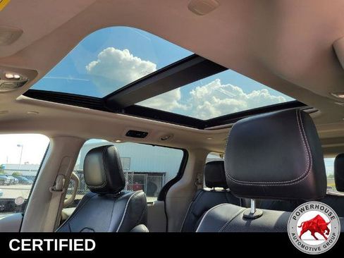Used 2023 Chrysler Pacifica Limited FWD image 26